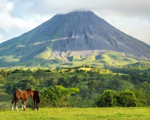 scenic-volcanoes_arenal-volcano-gettyimages-521543146-1024x512-1